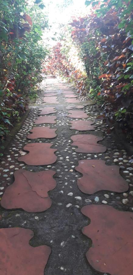Strawberry Country Vila Mahābaleshwar Exterior foto