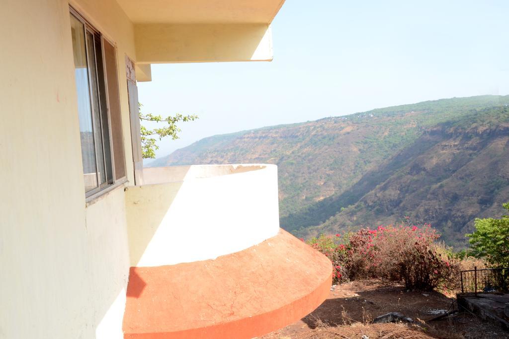 Strawberry Country Vila Mahābaleshwar Exterior foto
